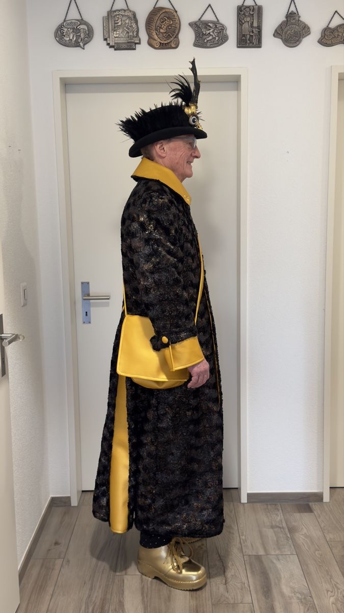 Costumi: Fasnachtskostüm Herren gold schwarz Grösse  M – Usato da Biberist venduto da Bsetzistei11 3