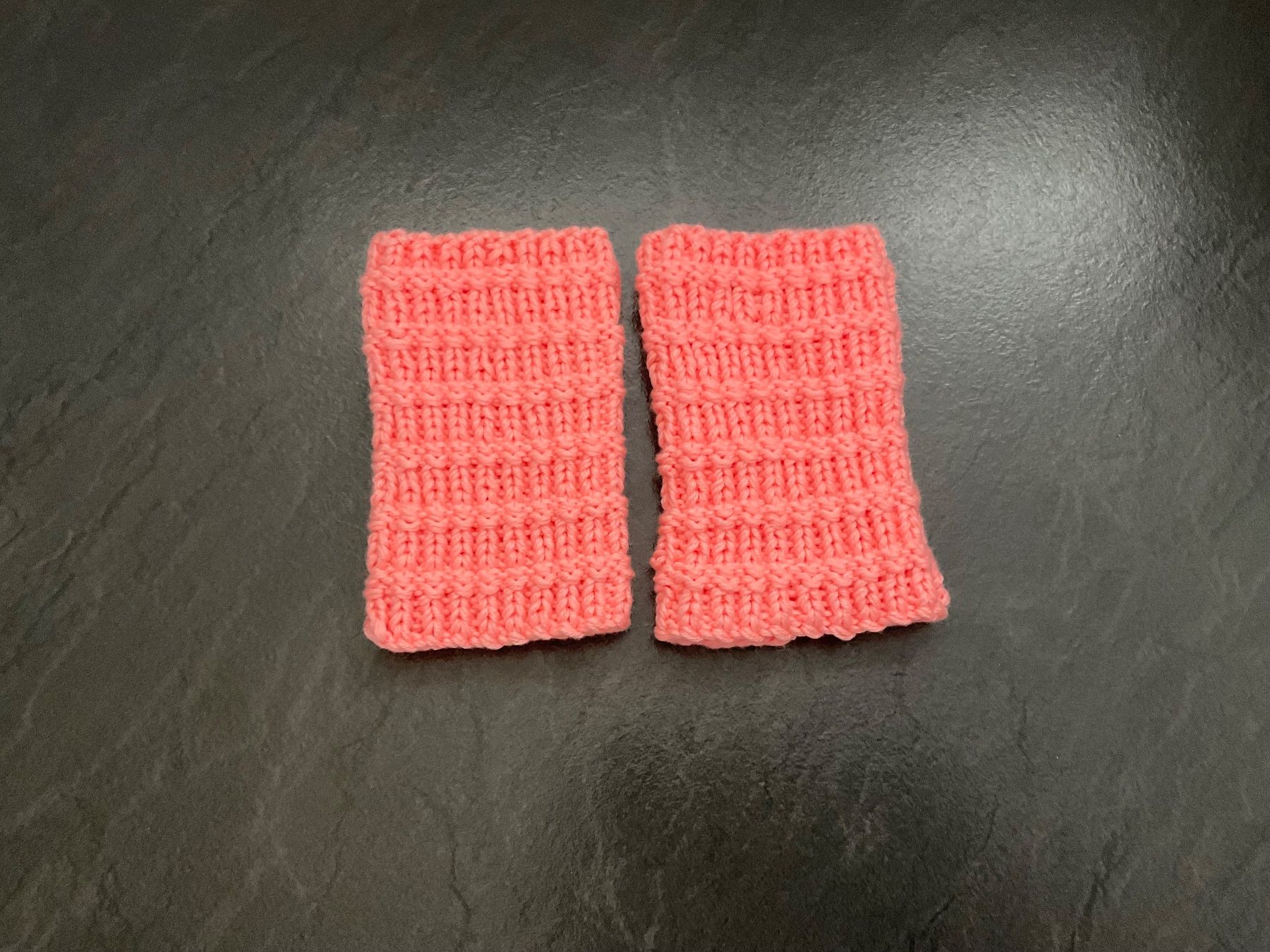 Handschuhe & Handstulpen: Handgestrickte Pulswärmer Amedisli Rosa – Neu (gemäss Beschreibung) aus Wetzikon ZH von FeeF