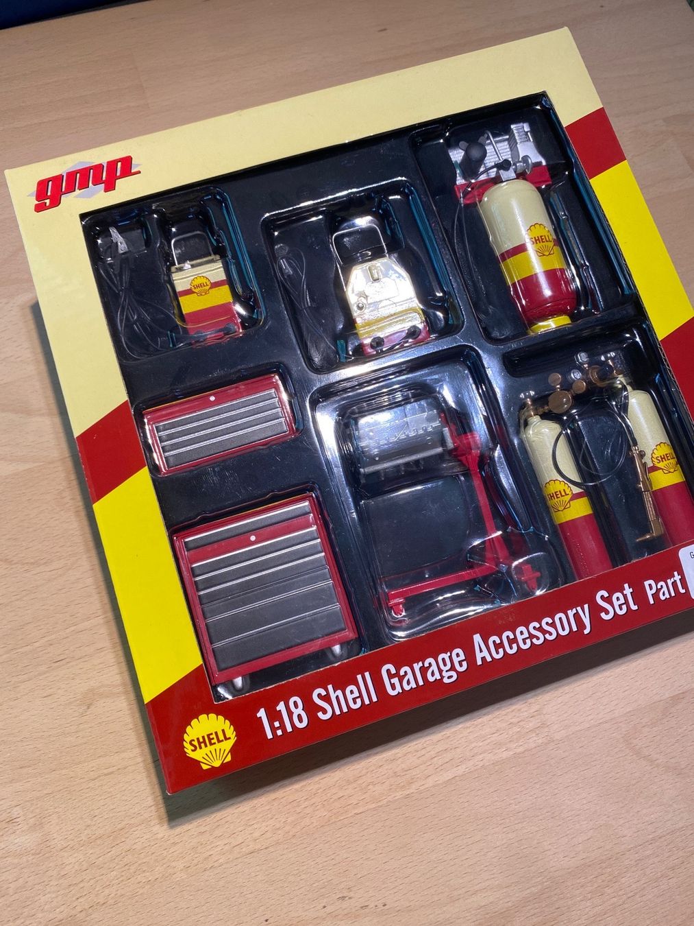 Kit di modellismo & Modellini statici: GMP 1:18 Shell Garage Accessory Set – Nuovo (secondo la descrizione) da Stüsslingen venduto da leo_nzh6 2