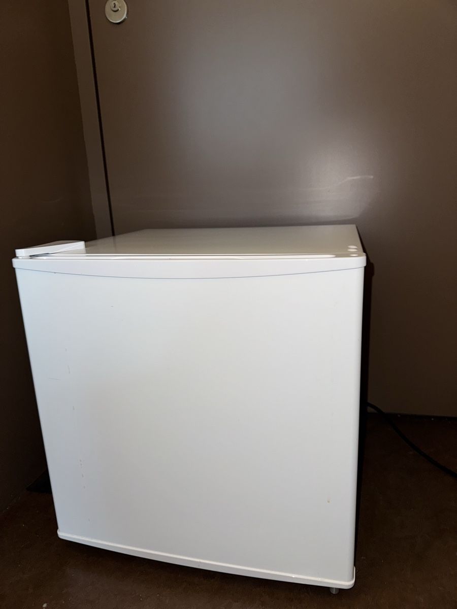 Frigoriferi: 43L IKEA Mini-Kühlschrank – Nuovo (secondo la descrizione) da Zürich venduto da AnthonyPrimi