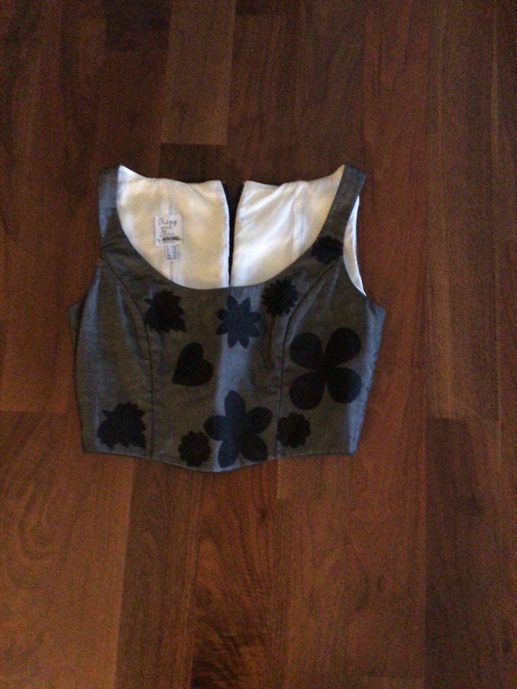 Moschino Top: Oberteil Moschino. Elegant – Usato da Zürich venduto da ElarmariodeRuth