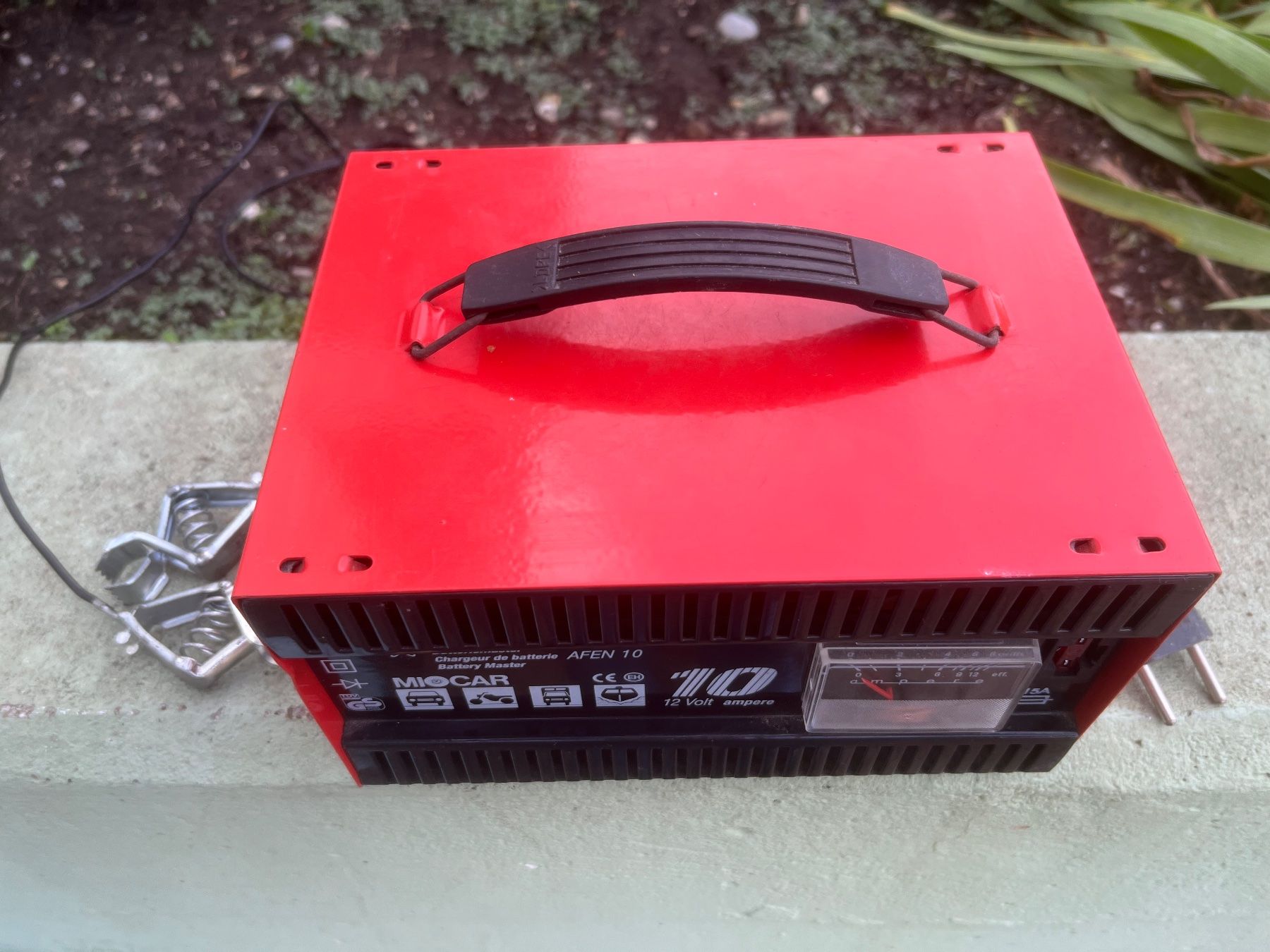 Caricabatterie: Batterieladegerät MIOCAR 12 Volt – Nuovo e nell'imballaggio originale da Magden venduto da Hornet2 5