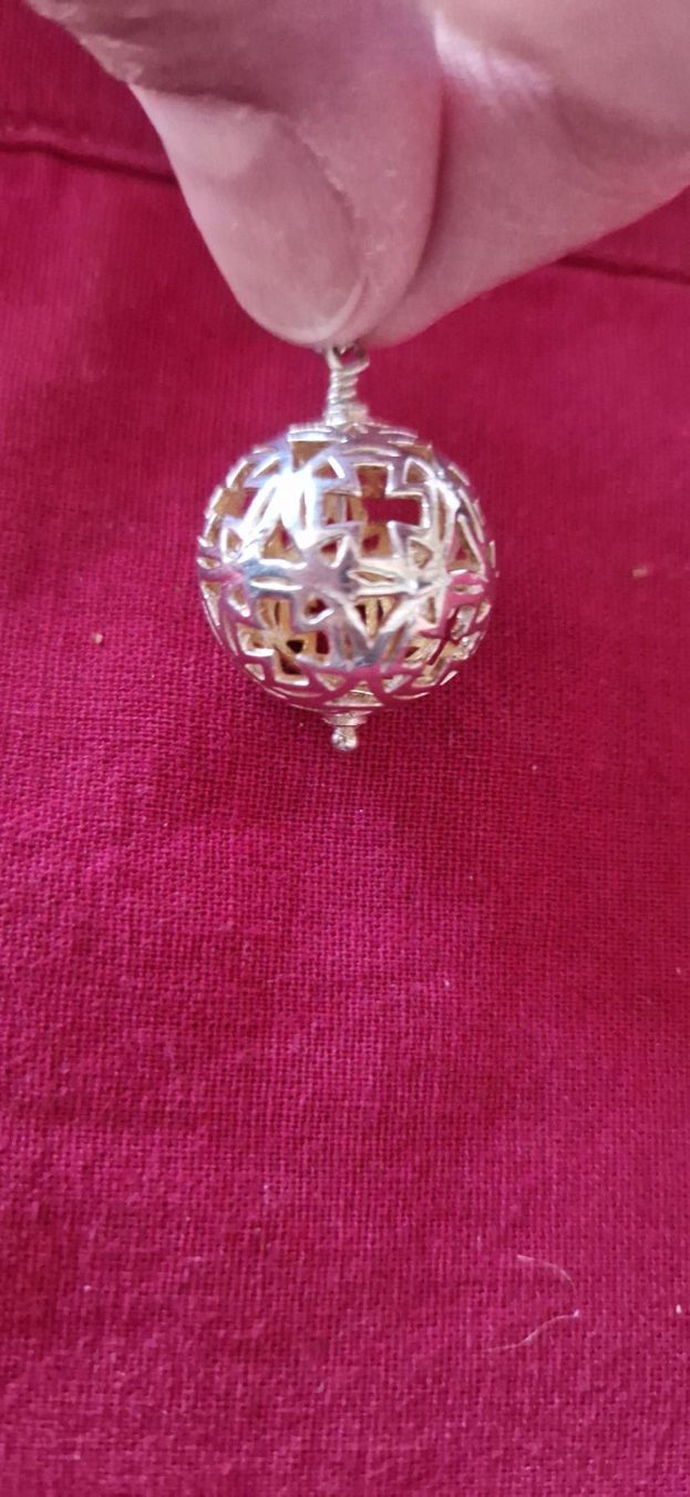 Ciondoli: Pendentif argenté ciselé rond – Usato da Münchenbuchsee venduto da capa2014 1