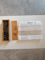 Klassisches Domino Spiel im Holzkästchen