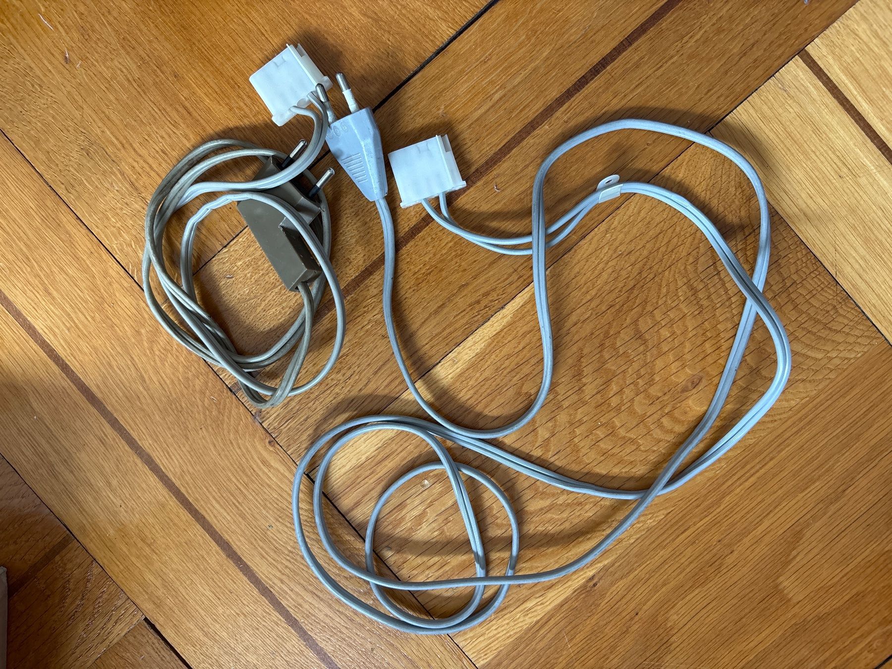 Dual Giradischi: Connectivité série Dual 12 – Usato da Genève venduto da Buens4