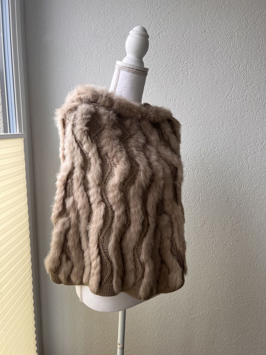 Boleros: Winter-Poncho aus Hasenfell XS/S – Neu (gemäss Beschreibung) aus Volketswil von Chantsch 4