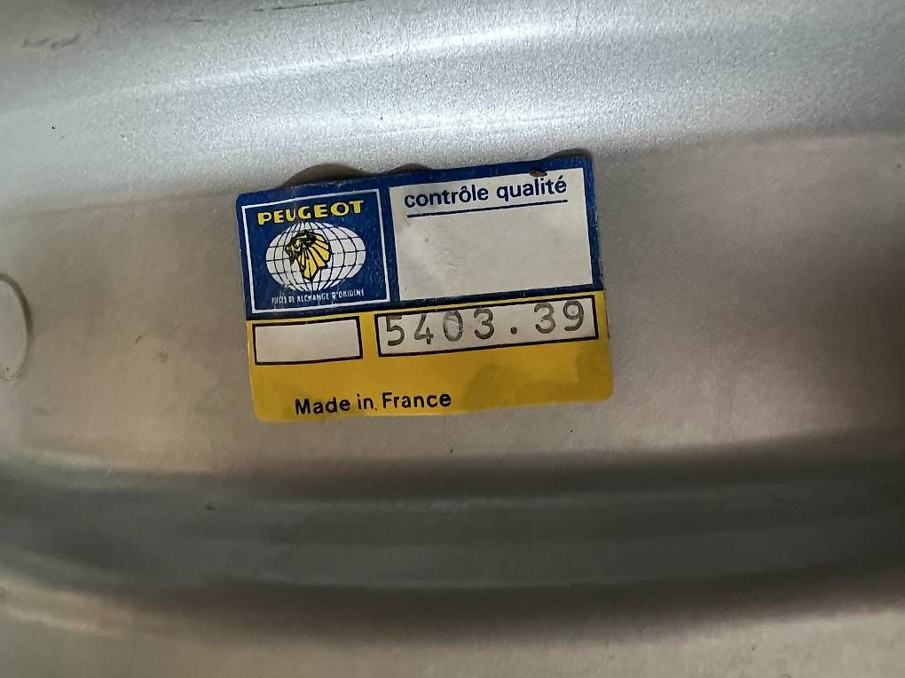 Peugeot Felgen: Peugeot 304 5 St. Stahlfelgen – Gebraucht aus Gontenschwil von lot_qxr9 4