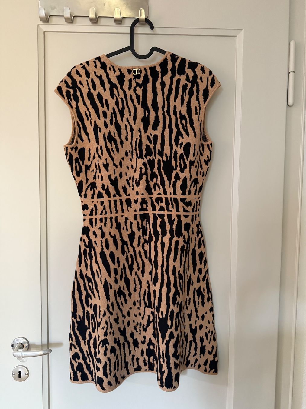 Twinset Vestiti: Elegantes Twinset Strickkleid mit Tiermuster, Gr. S – Nuovo (secondo la descrizione) da Kreuzlingen venduto da jen_5ktx 1