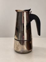 Espressokocher mit schwarzem Griff – gebraucht