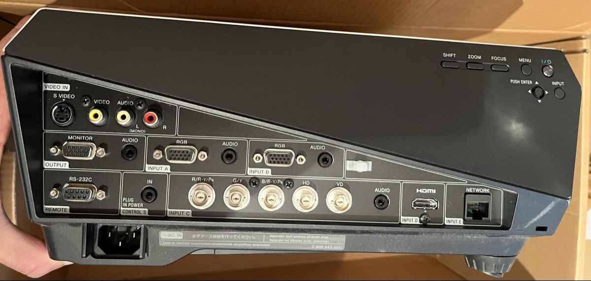 Sony Proiettori: Sony VPL-FX40 Beamer - Top Bildqualität! – Usato da Basel venduto da Ch2005 4