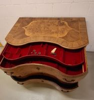 Originale Barockkommode (18. Jahrhundert)  Nussbaum