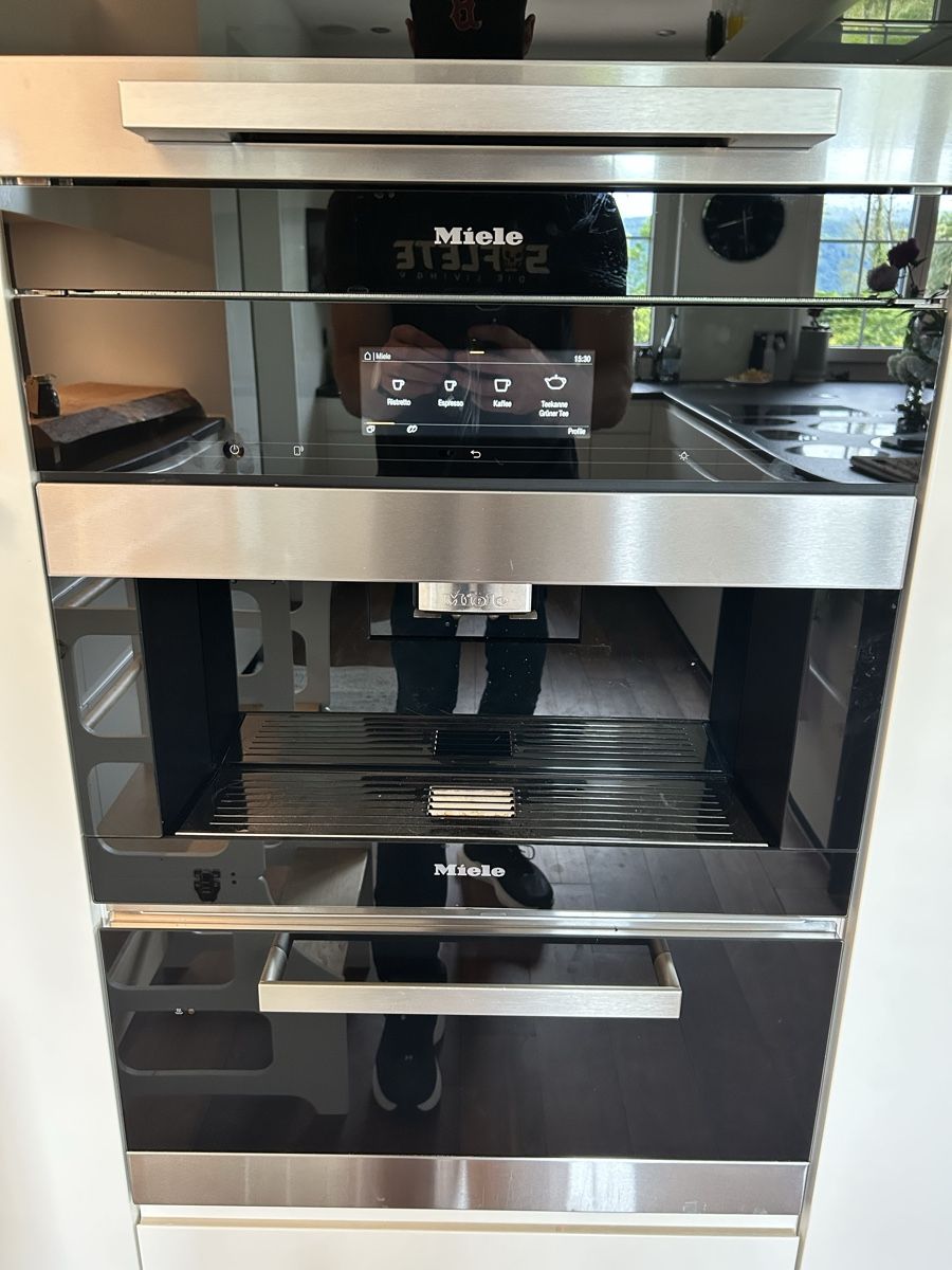Miele Macchine per caffè & Macchine per espresso: Miele Einbau Kaffeemaschine – Usato da Bühl BE venduto da evomir 1