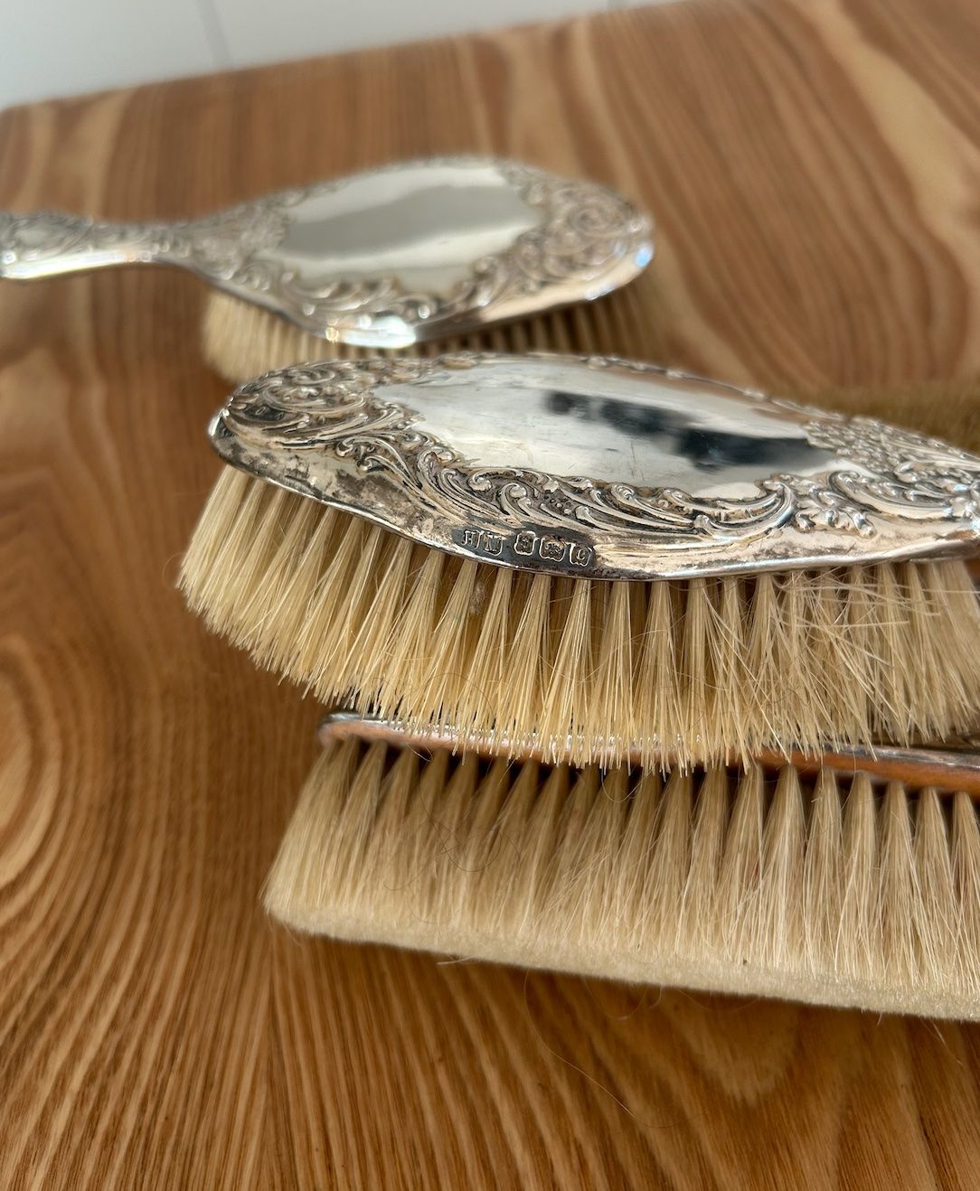 Altro per la cura dei capelli: Silver 925 backed brushset/Silbernes Toilettenset – Usato da Zollikon venduto da kmg1 3