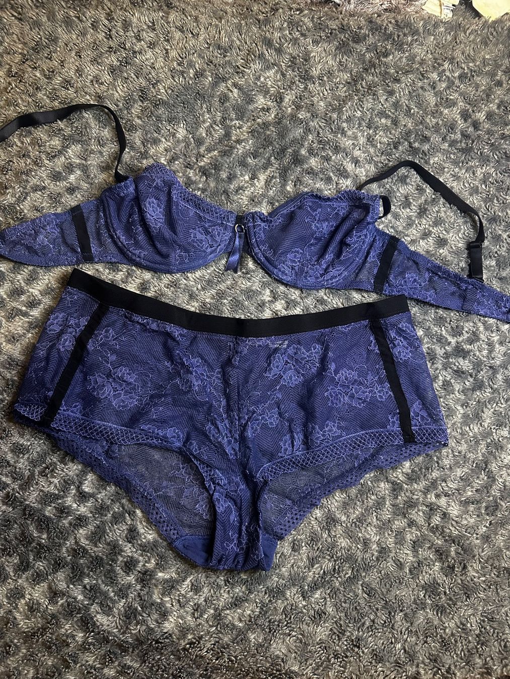 Dim Altra biancheria intima: Ensemble Lingerie DIM, taille L, bleu, comme neuf! – Usato da Vevey venduto da lua_vb2w