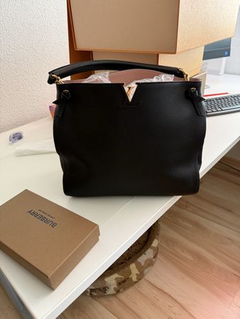 Schwarze Damen Handtasche, neuwertig, Top Zustand! (49)