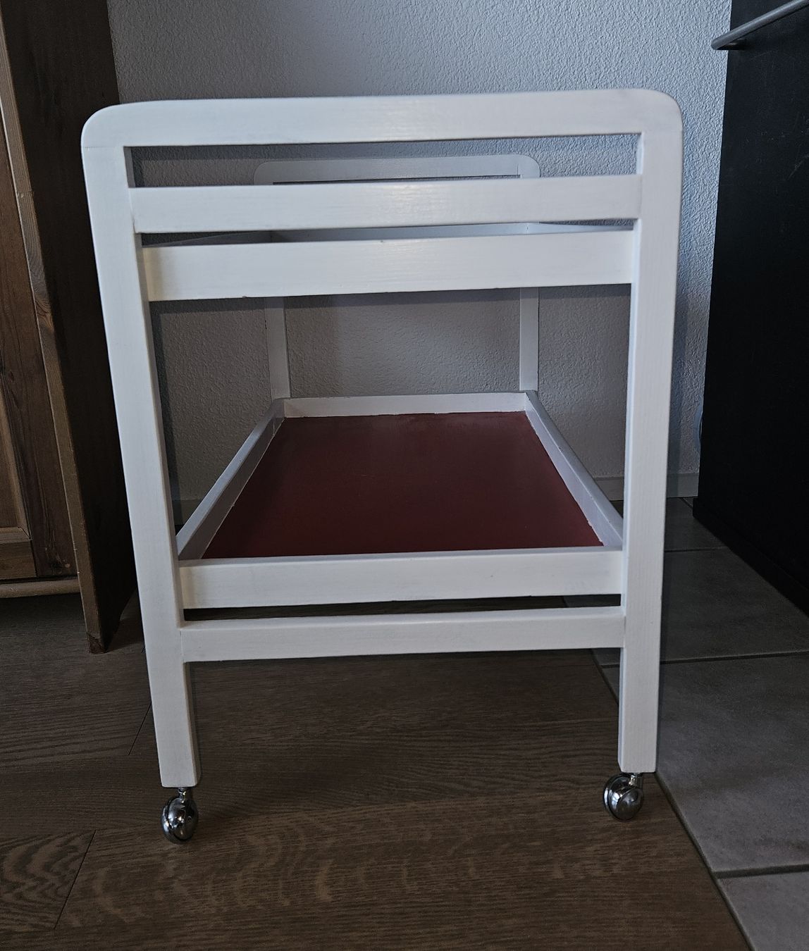 Holzartikel: Serviecewagen,Holz rot/weiss bemalt – Gebraucht aus Menziken von the_zw6x 2
