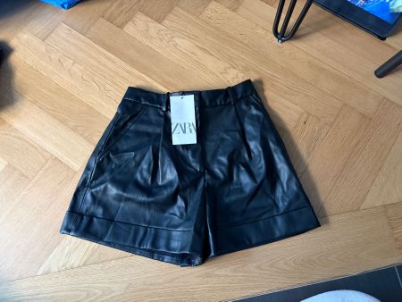 ZARA Faux leather short