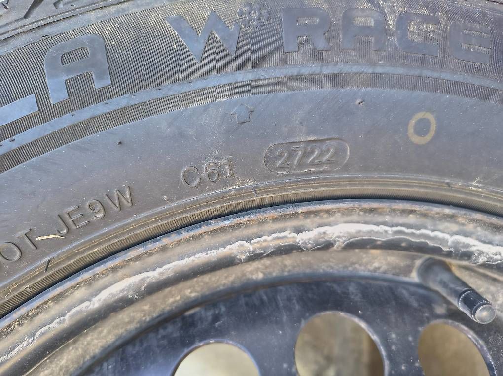 Volkswagen Pneus & Kompletträder: Original Stahlfelgen VW T5 / 16" – Gebraucht aus Merzligen von Fridelotte 5
