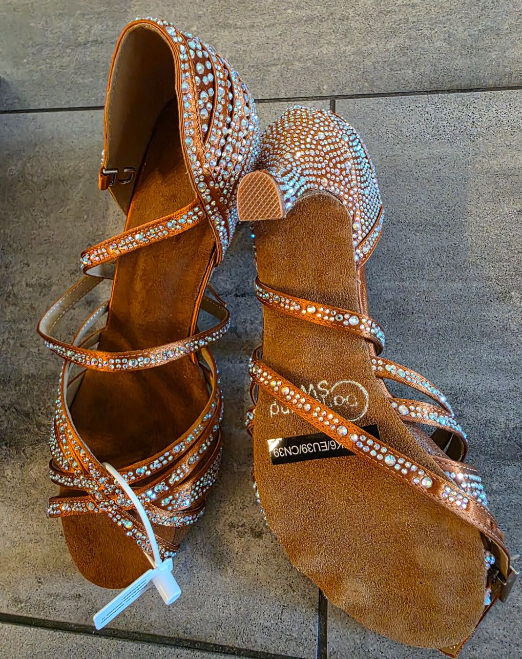 Scarpe da donna: Tanzschuhe Damen mit Steinen Grösse 39 – Nuovo e nell'imballaggio originale da St. Gallen venduto da Danyella4u 2