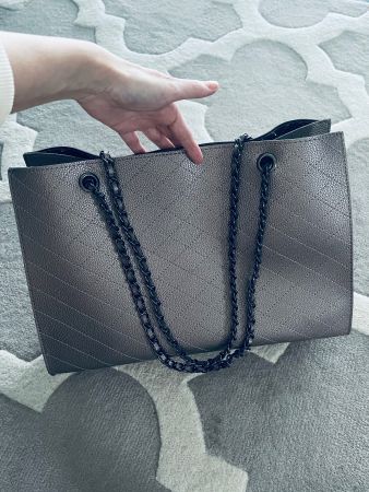 Sehr schöne Tasche