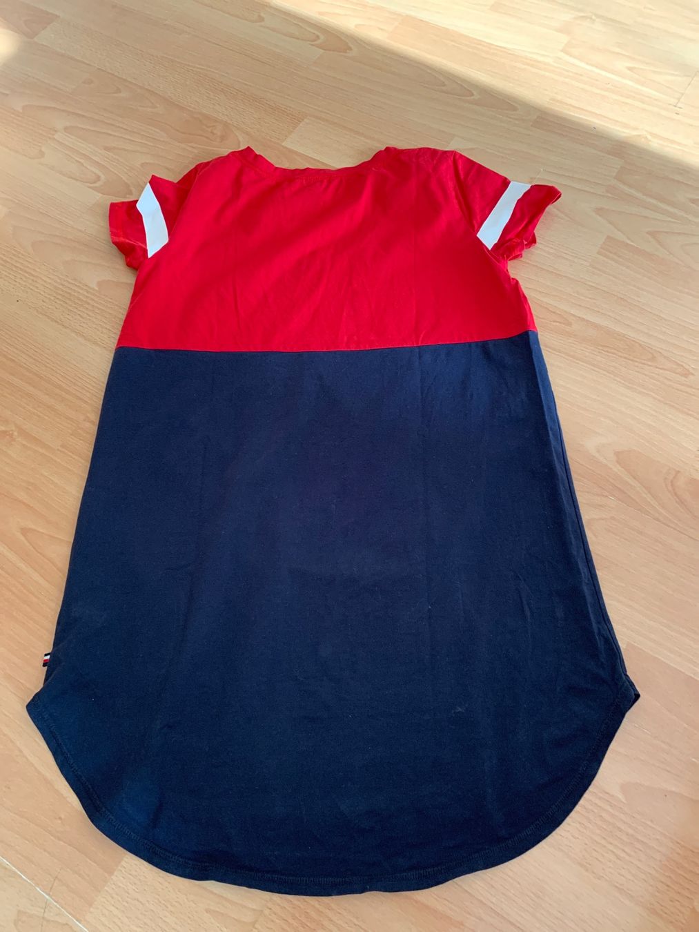 Tommy Hilfiger Vestiti: Jolie robe Tommy Hilfiger taille M – Usato da MEYRIN venduto da Gwendo10 1