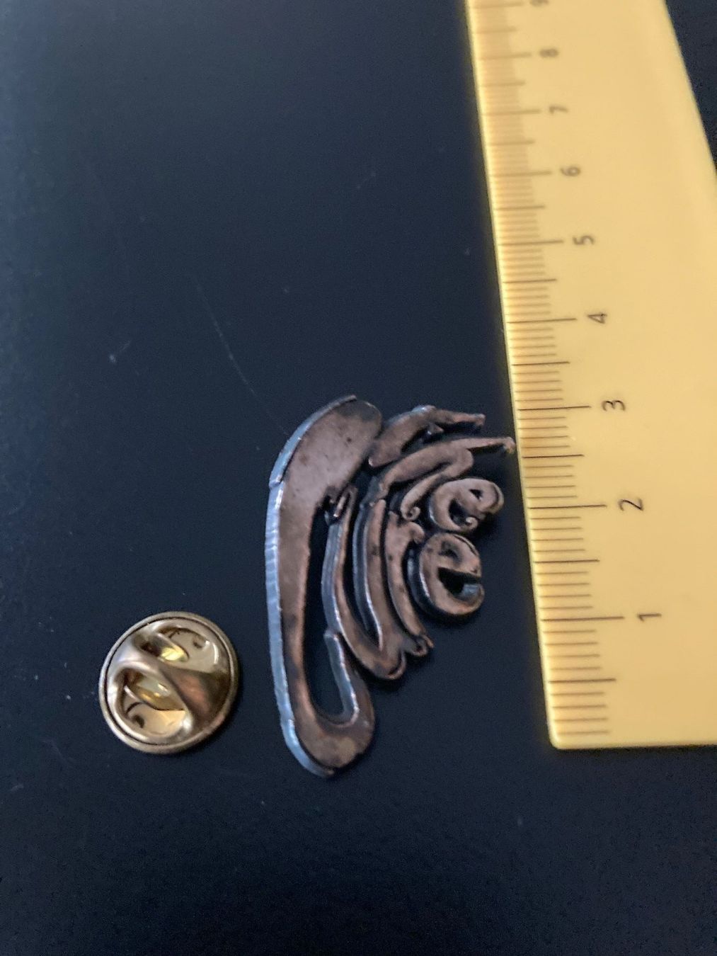 Placchette & Badge: The Cure Pin's – Usato da Fribourg venduto da Karushi