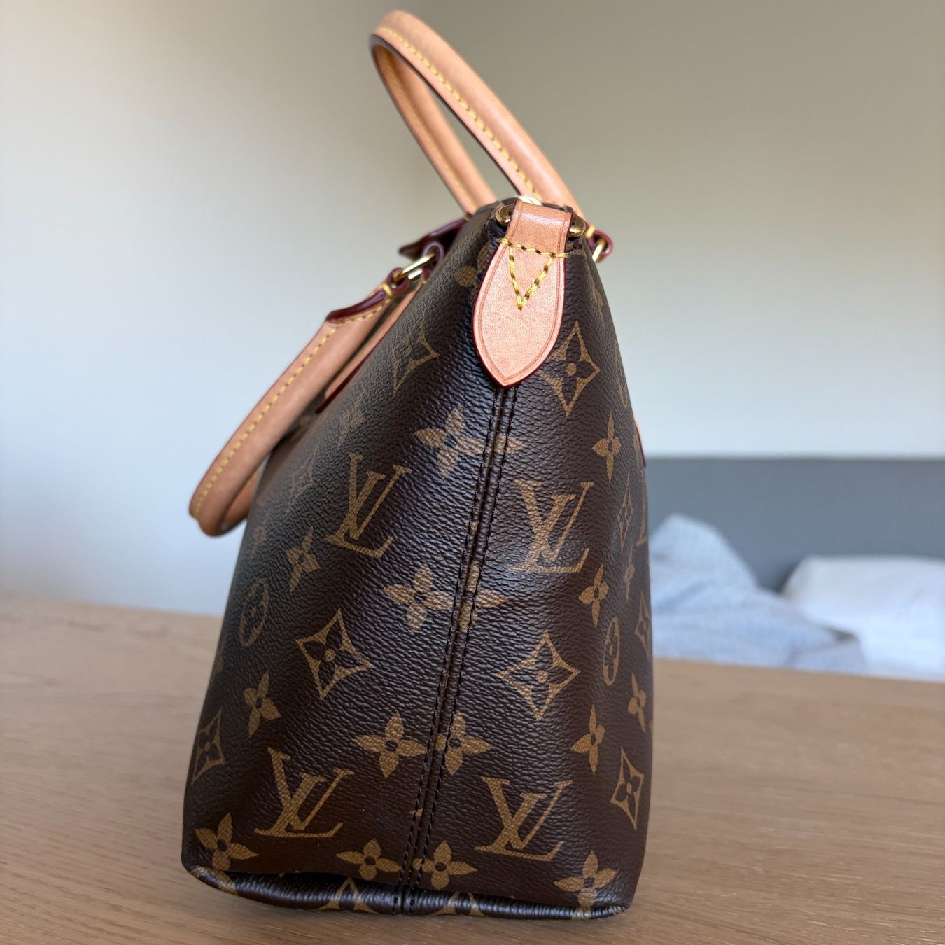Louis Vuitton Borse da donna: Louis Vuitton Boetie PM Tote Bag – Usato da Zürich venduto da bombvoyage 3