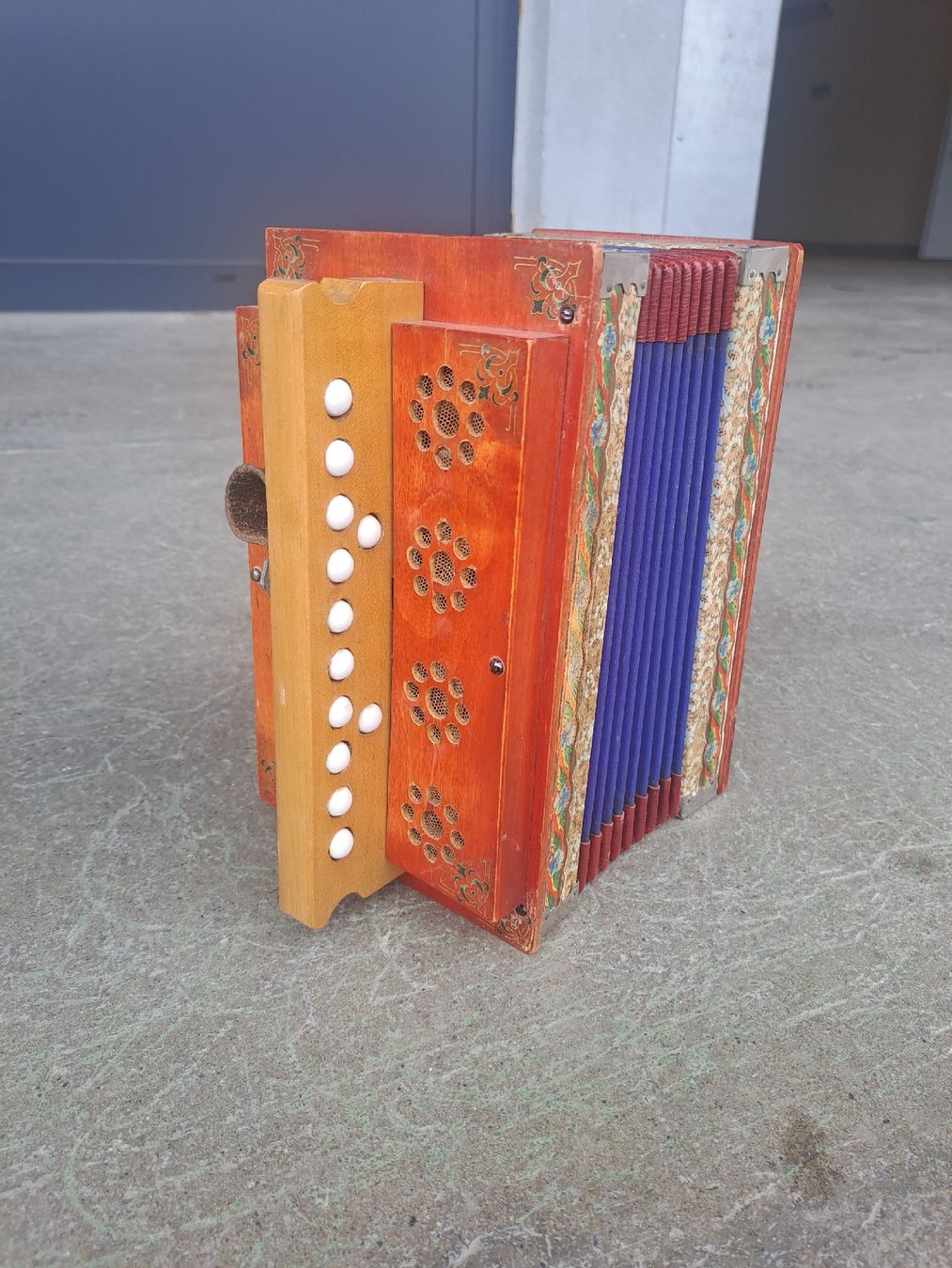 Musikinstrumente: langnauer orgeli 3 basses  – Gebraucht aus Villeneuve von BibiVintage 5