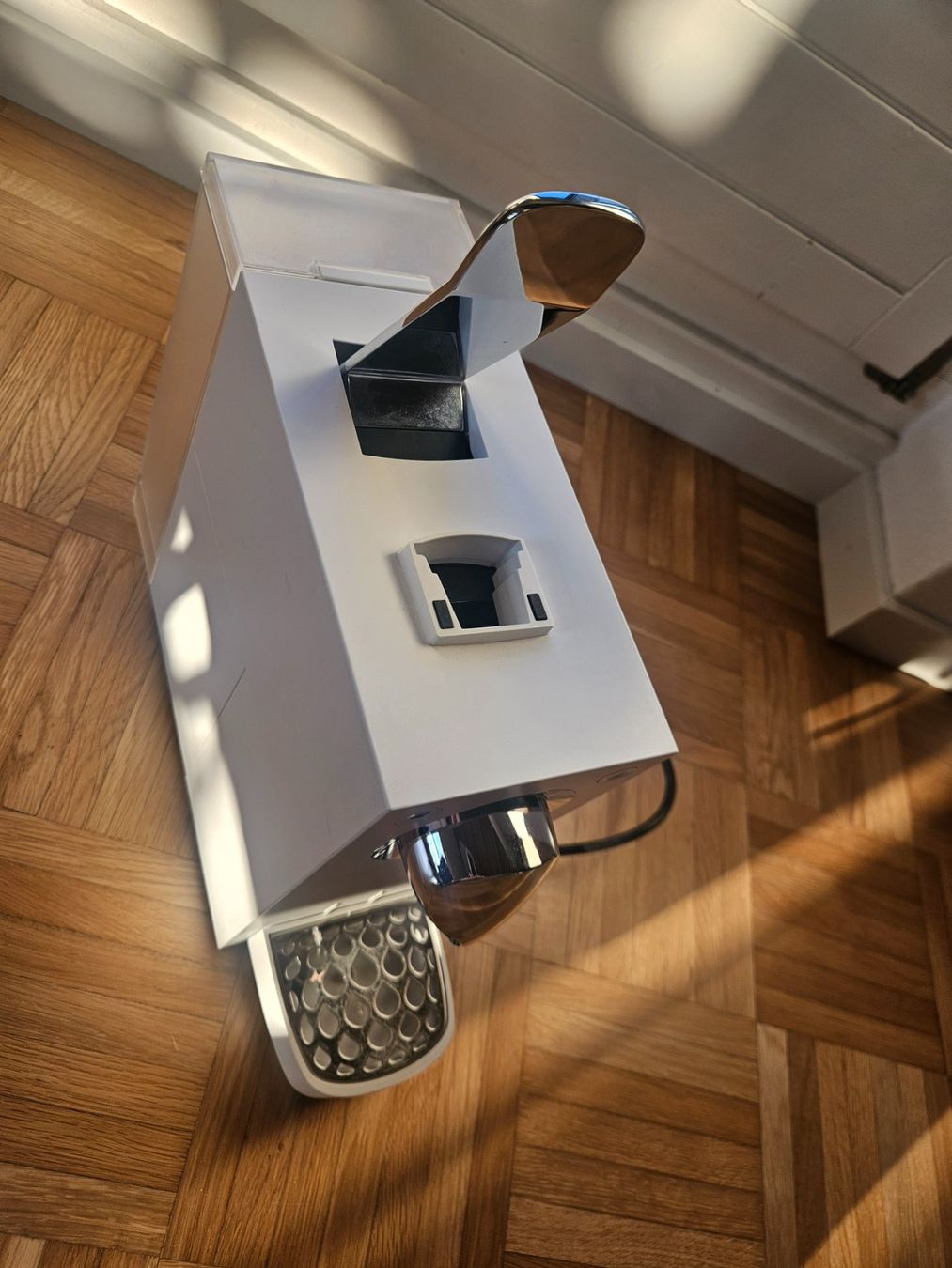 Delizio Macchine per caffè & Macchine per espresso: Delizio Kapselmaschine Una Automatic – Usato da Oberhelfenschwil venduto da tup12 2