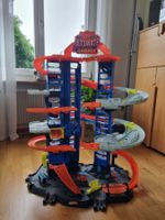 Hot Wheels City Megacity Parkgarage mit T-Rex-Angriff
