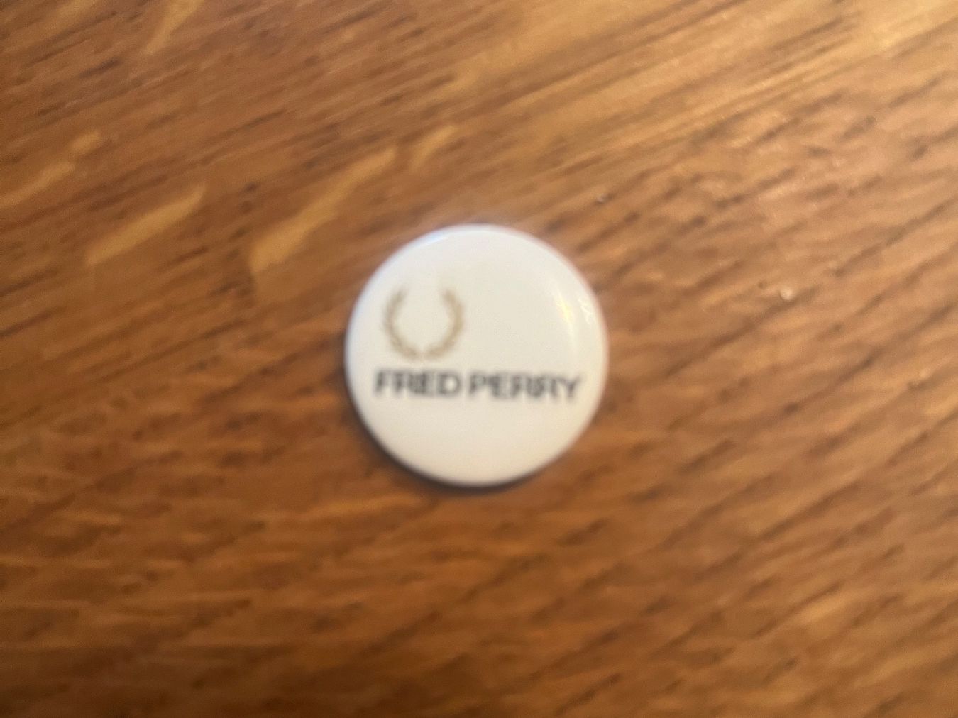 Plaquettes & Badges: *Fred Perry Button* – D'occasion à Seuzach par Black_sheep