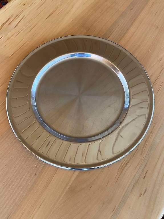 Assiettes: 8 Makellose Platzteller – D'occasion à Konolfingen par Mistor