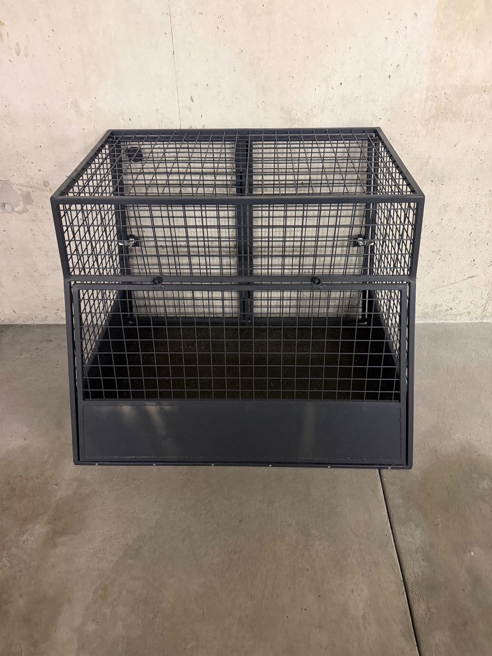 Käfige, Transport & Sicherheit: Grosse Auto-Hundebox – Gebraucht aus Dielsdorf von dnmyr 1