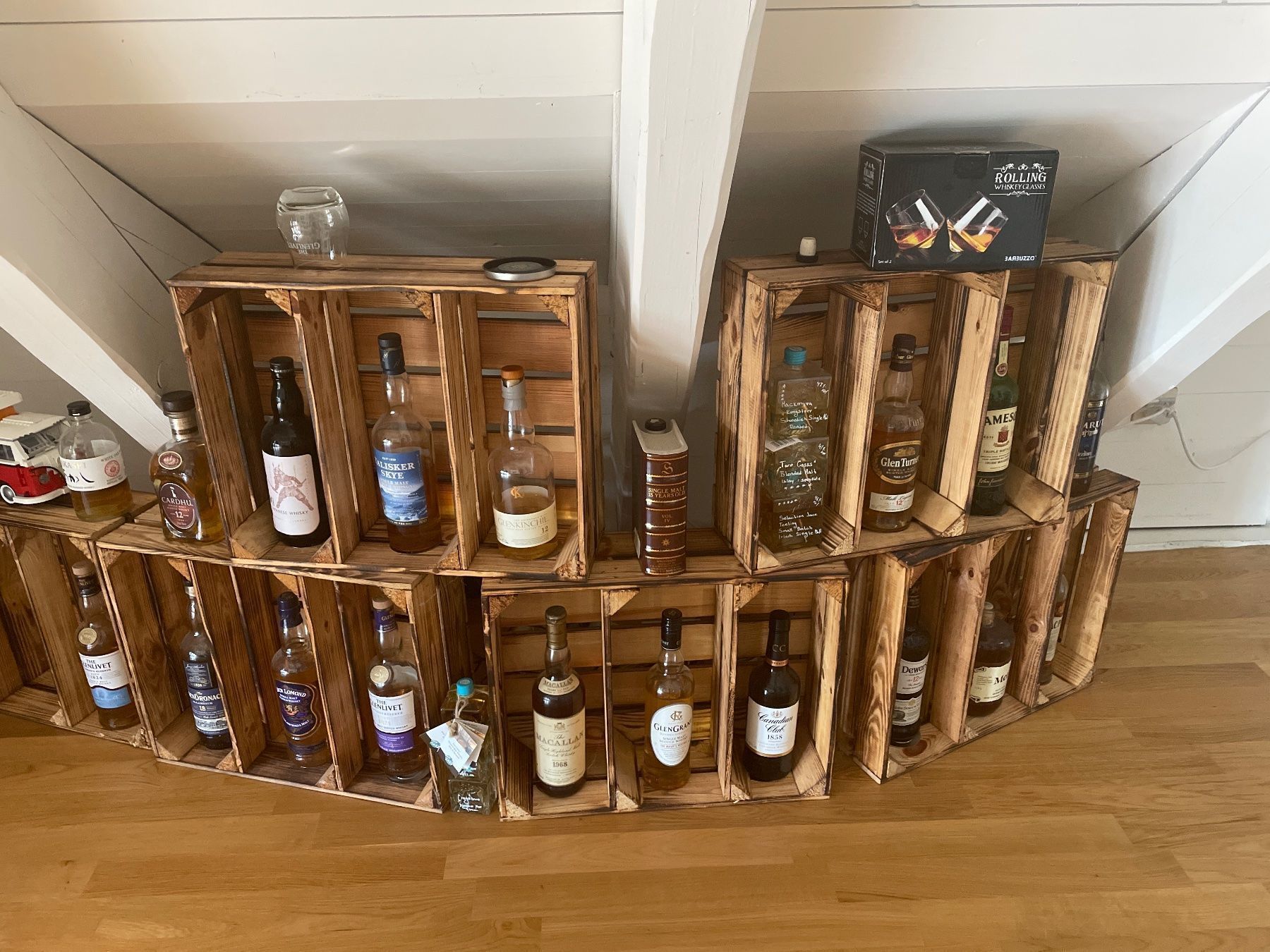 Scaffali: Beleuchtetes Flaschen Gestell Whisky – Usato da Buchs ZH venduto da Pitschpitsch 2