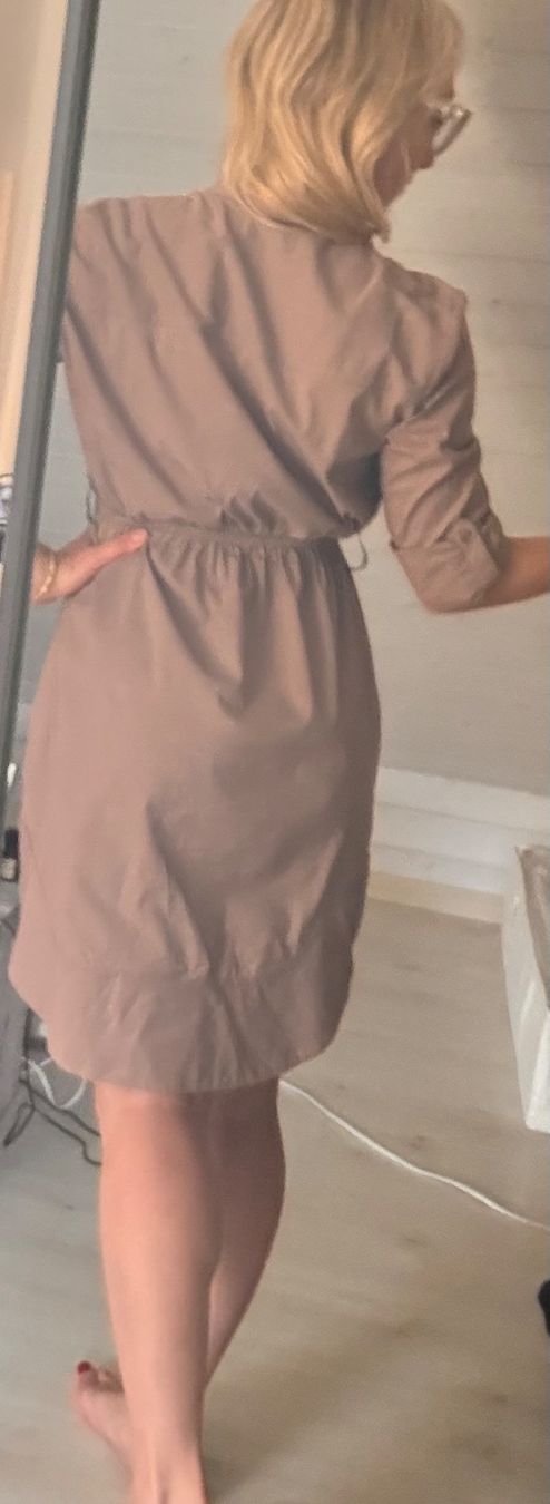 Guess Vestiti: Damenkleid von GUESS – Usato da Fällanden venduto da alz_9x7q 1