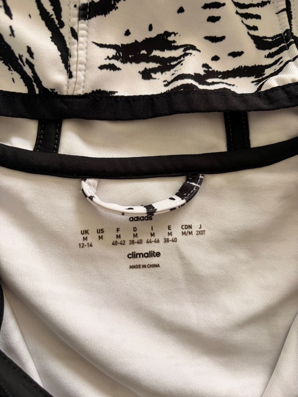 Adidas Maglioni & Felpe: Adidas Kapuzenshirt – Usato da Küsnacht ZH venduto da Snowflake001 1