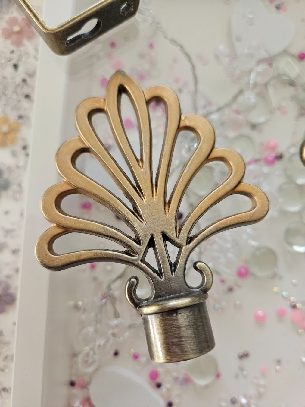 Altro per la casa: Vorhangstangenhalter 2 Stk. mit Decorative Endstücken Mes... – Usato da Unterägeri venduto da Sleepbear 2