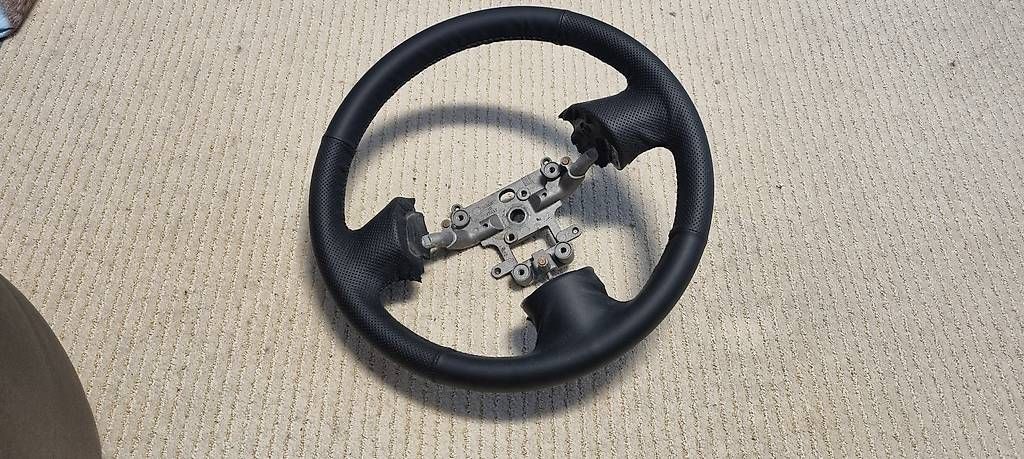 Tutti pezzi di ricambio auto: Volant pour Mazda MX-5 NB – Usato da Prilly venduto da Azmi 2