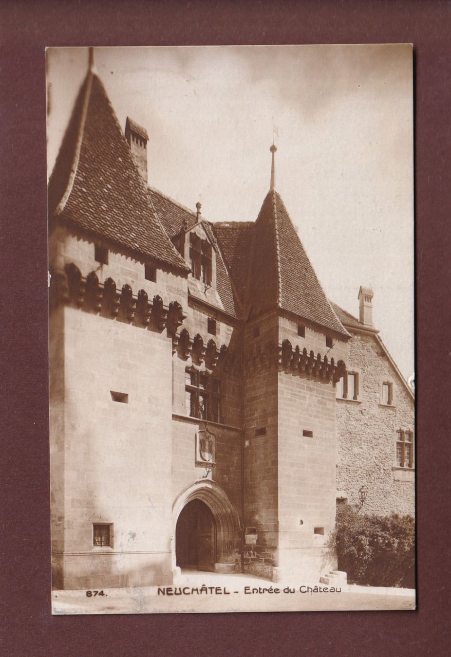 Cartoline postali: NEUCHÂTEL - Entrée du Château - 1918 – Usato da Pully venduto da nicecards-shop