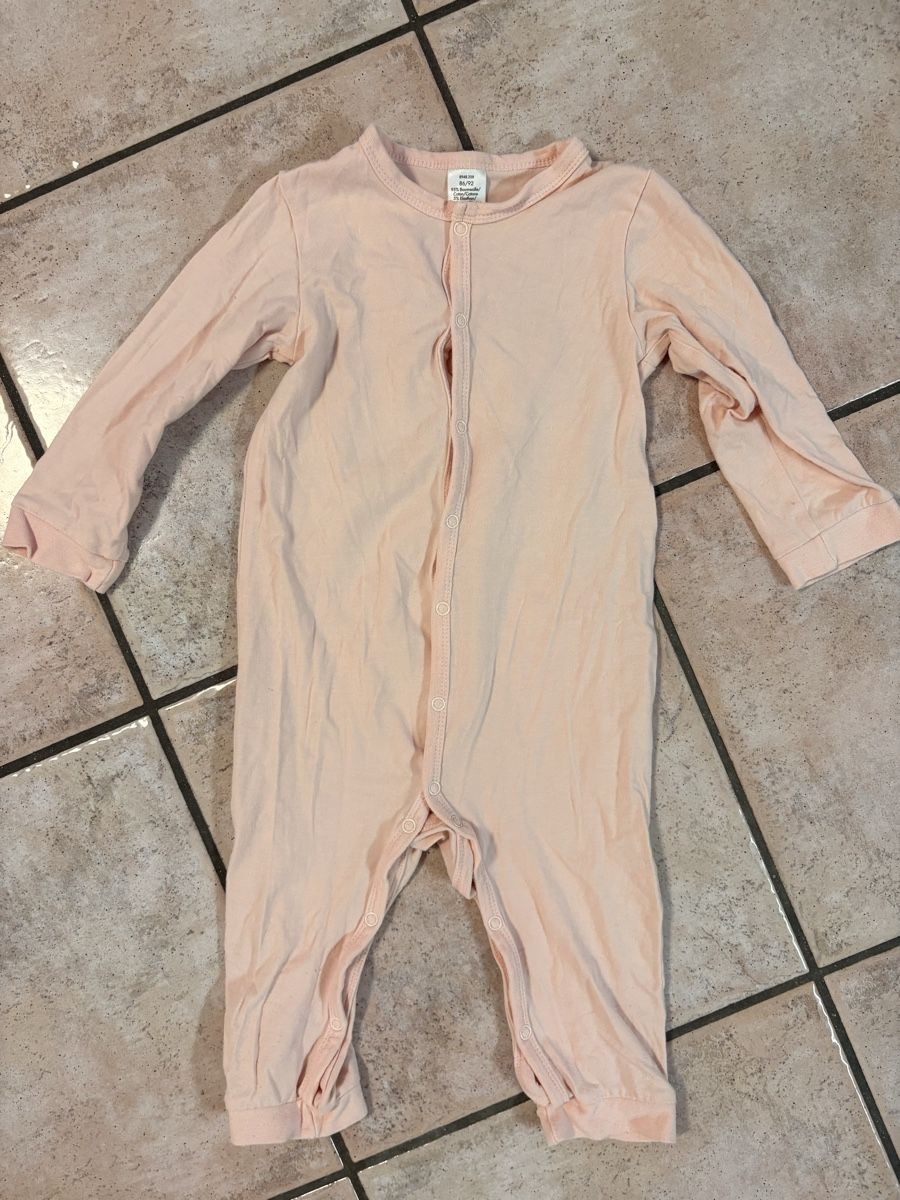 Lotti & Set di vestiti: Set 2 pigiama bimbi cotone rosa  – Usato da S. Antonino venduto da FedeKikka88 2