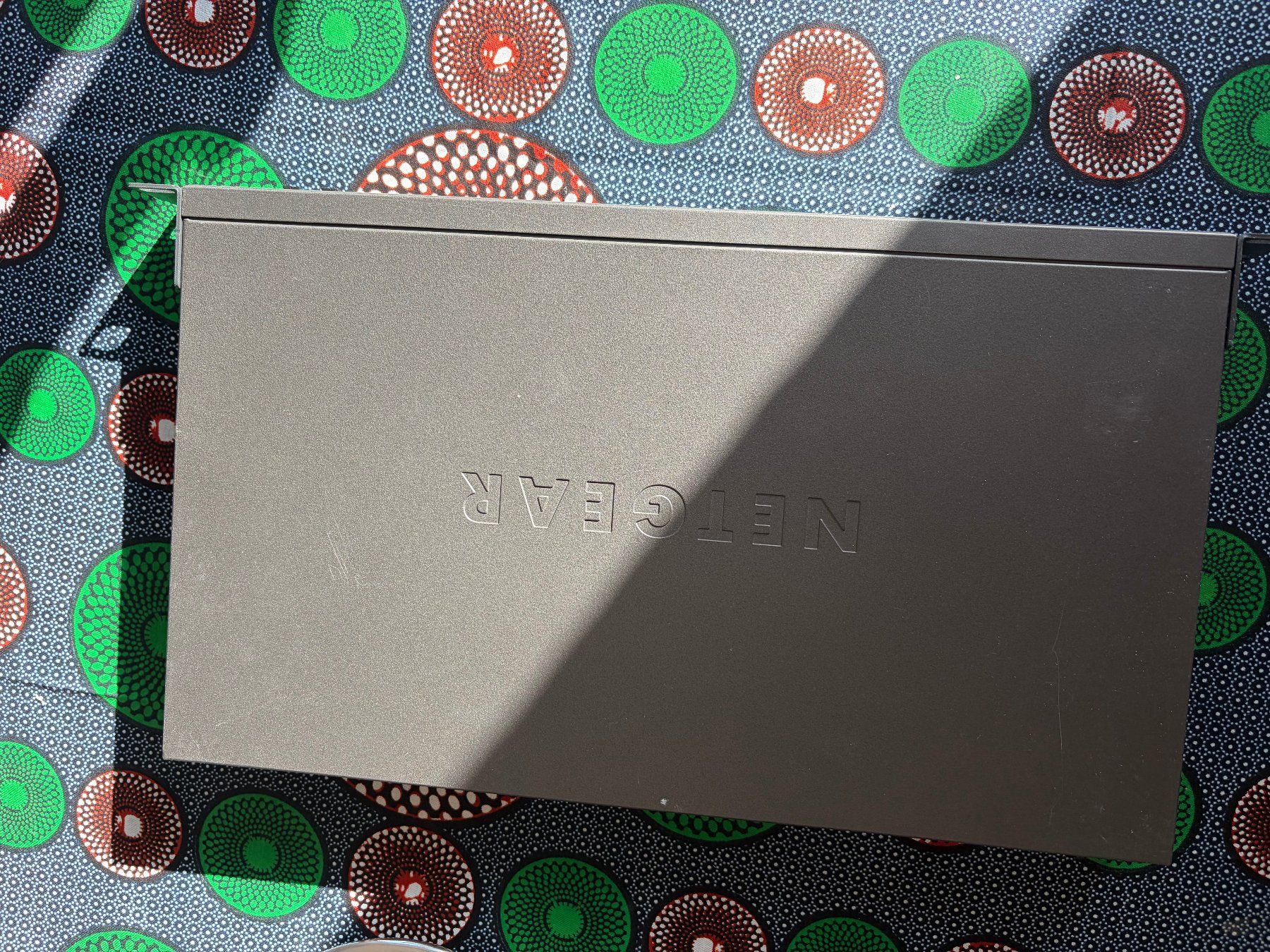 Netgear Hub & Switch: Netgear 10Gbit Switch XS712T – Usato da St. Gallen venduto da botchat 1