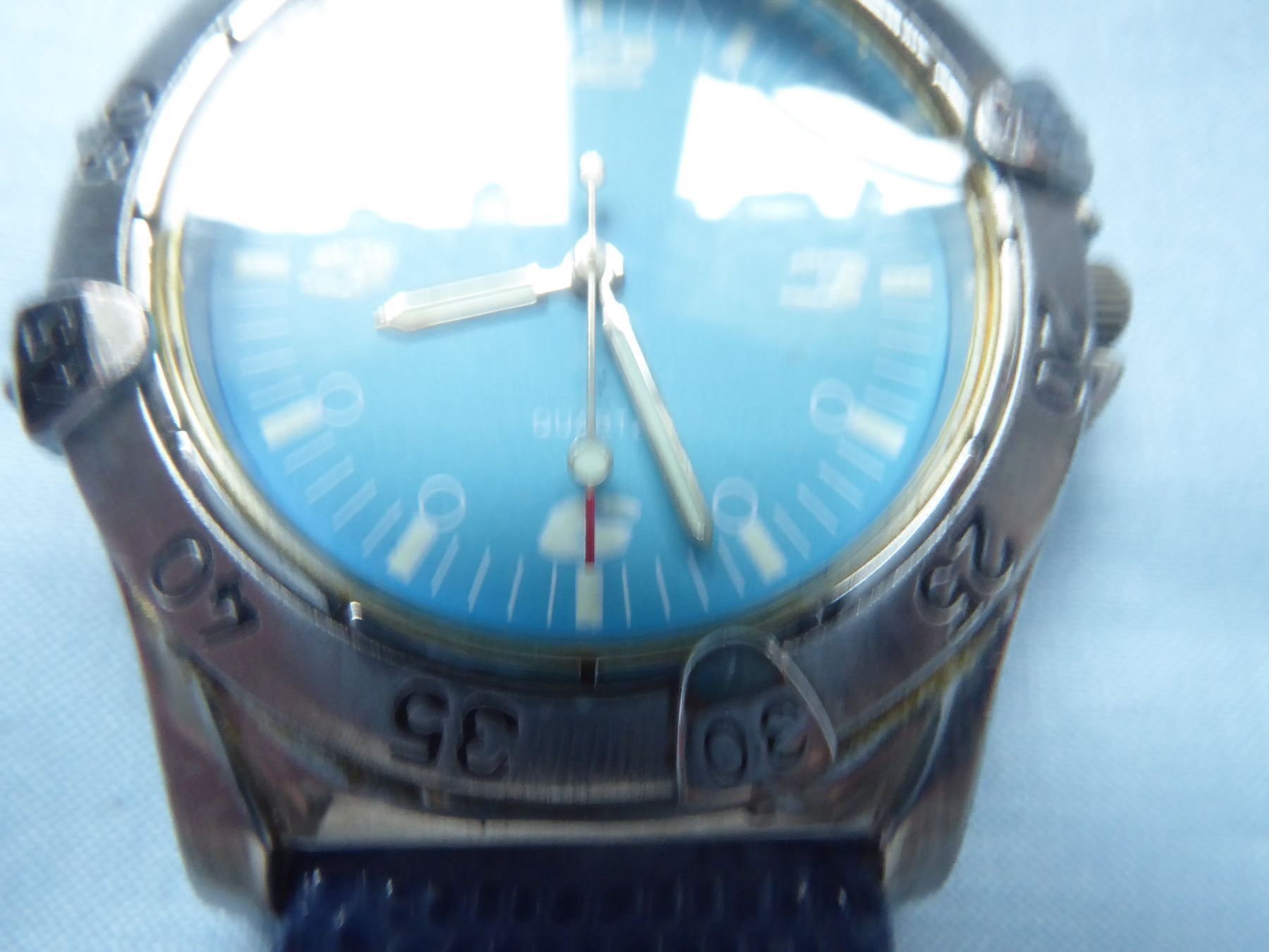 Uhren: blaue Quarz Uhr – Gebraucht aus Zürich von Chaeffeler 2