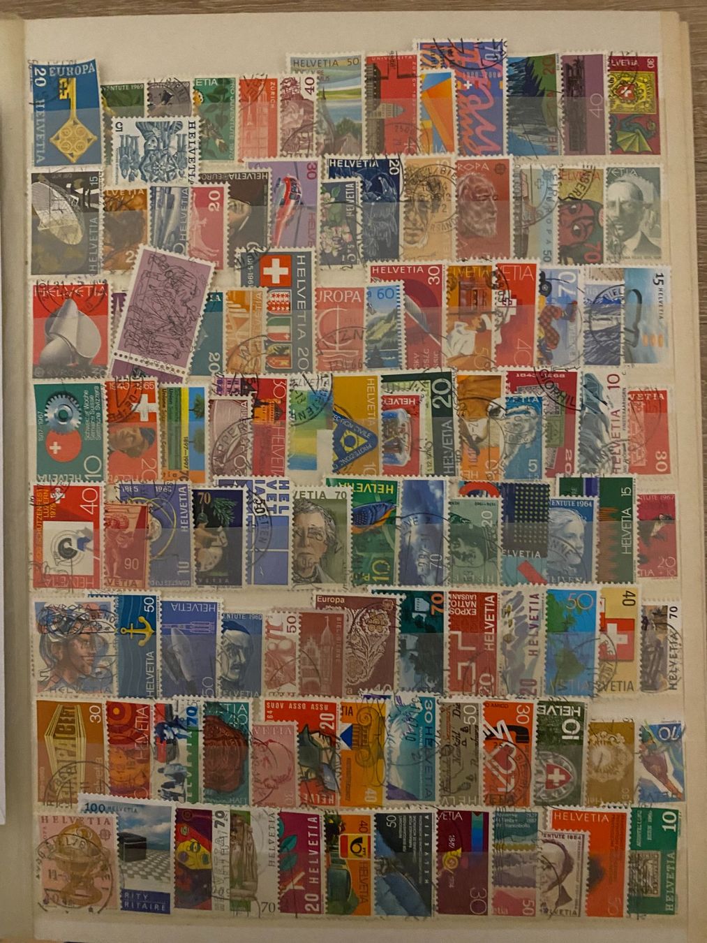 Tutti i francobolli: Schweiz  Briefmarken 100.stuck – Usato da matten b. interlaken venduto da jfran17