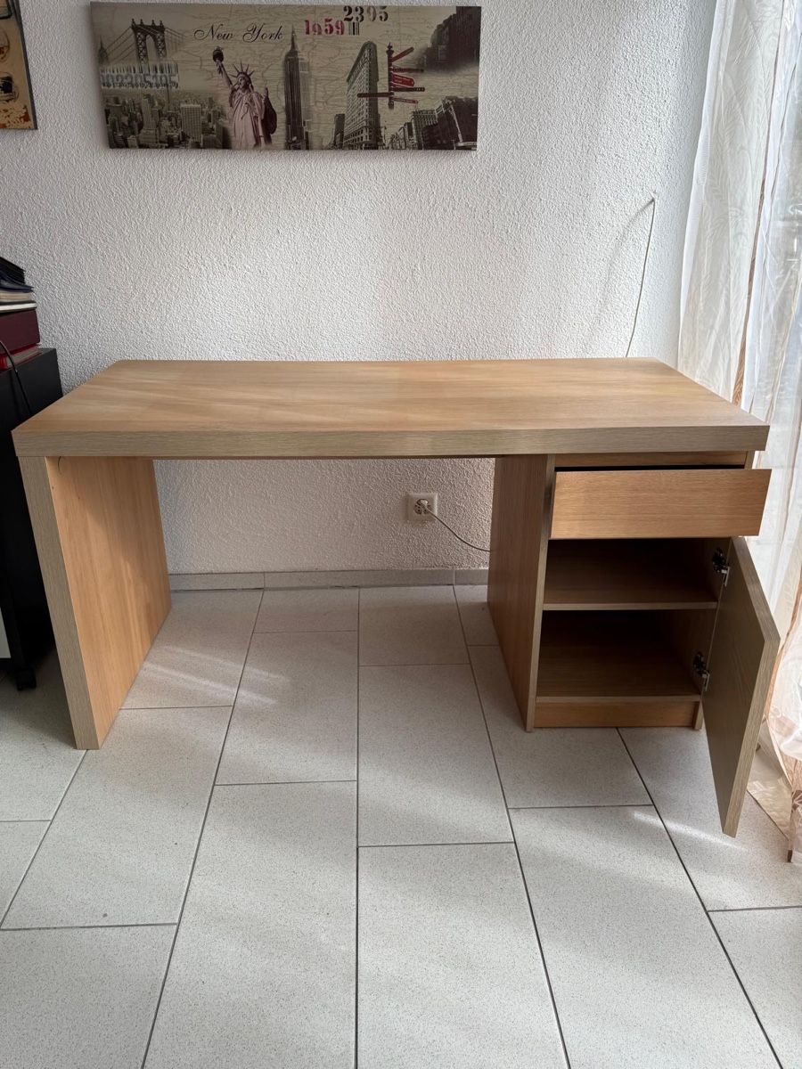 Scrivanie: Schreibtisch mit Schubladen – Usato da Dottikon venduto da 0Micia0 1