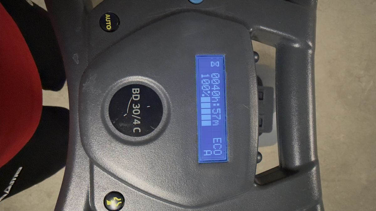 Kärcher Tutte le macchine: scheuersaugmaschine Kärcher BD 30/4 C  – Usato da Bern venduto da cuprarcdc 6