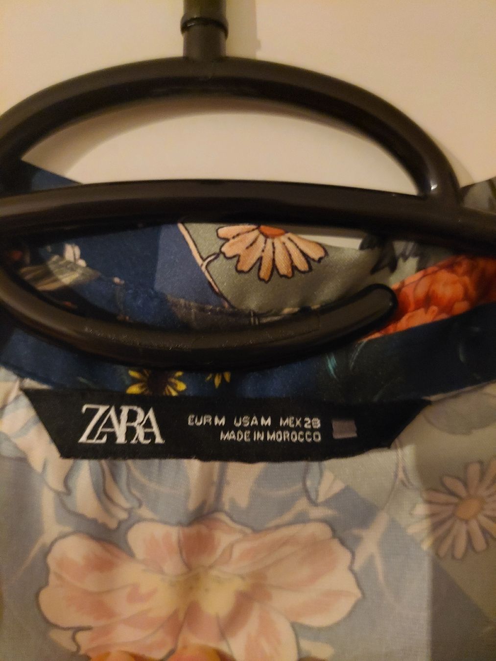 Zara Blusen: Blumige Bluse – Neu (gemäss Beschreibung) aus Basel von sar_xyg5 2