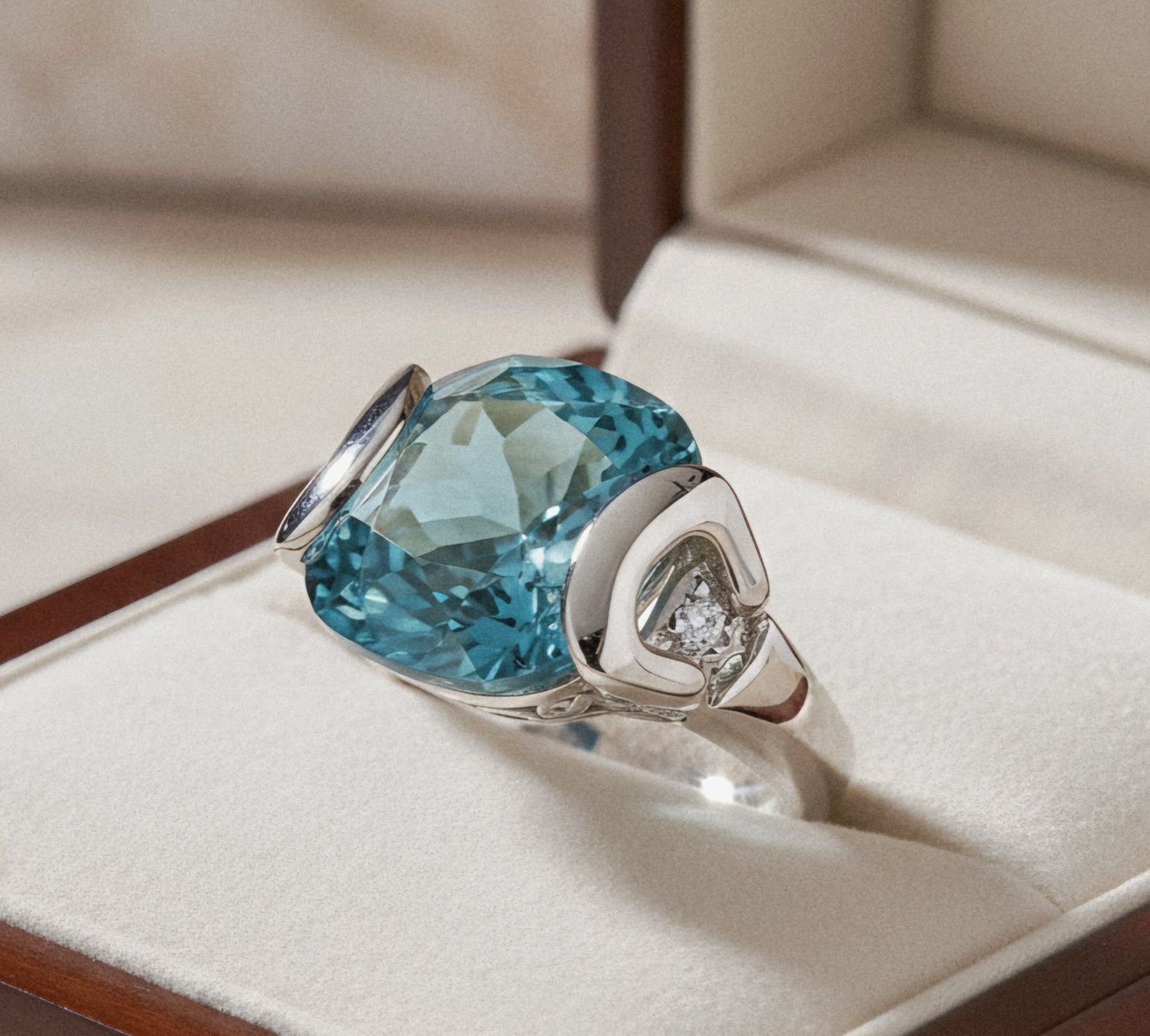 Anelli: Modernem Silberring 925 mit grossem blauem Topas - Neu – Nuovo e nell'imballaggio originale da Uetikon am See venduto da Coralreef 1