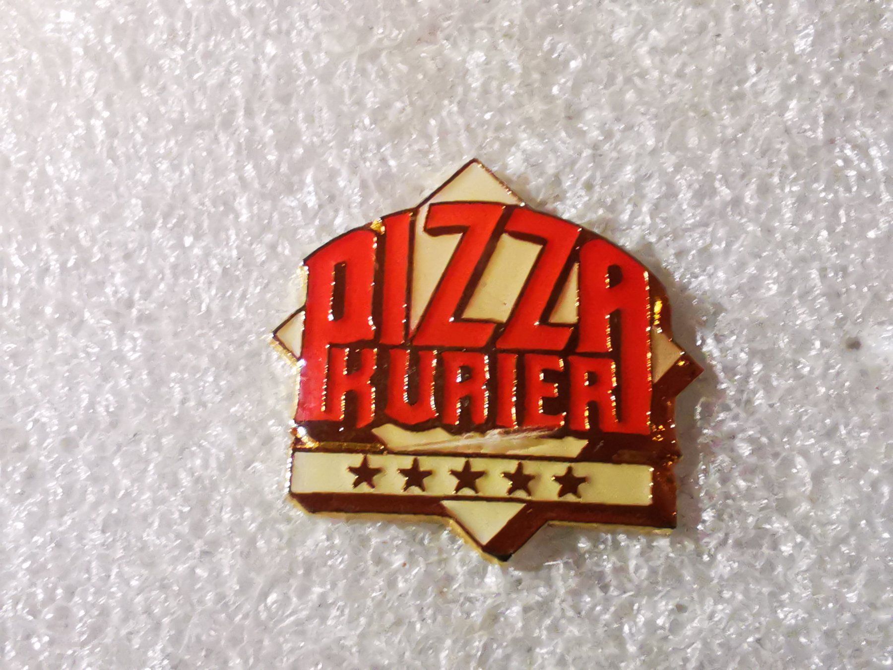 Placchette & Badge: Ansteckpin 63: Pizza Kurier – Usato da Oppligen venduto da Pin-Fall-Shop