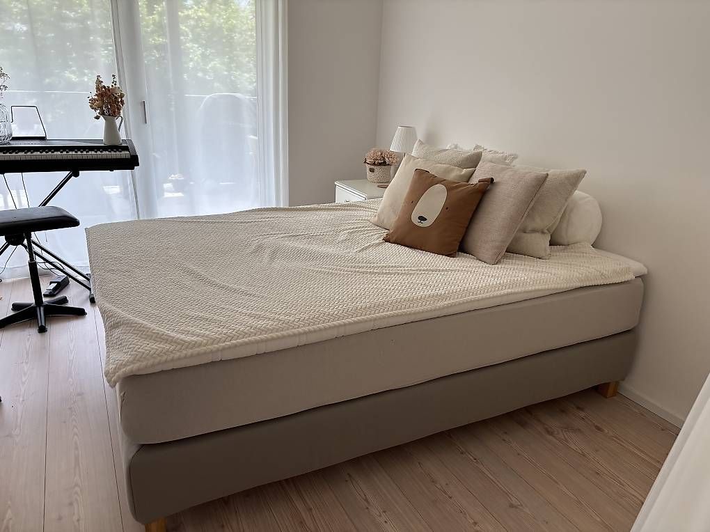 Betten: Boxspringbett 140x200 mit Matratze - Ikea – Gebraucht aus Dagmersellen von sim_n826