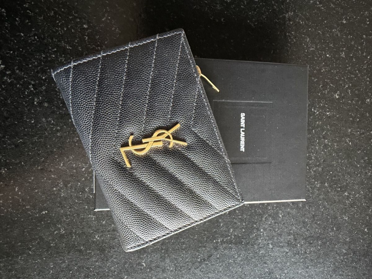 Saint Laurent Portemonnaies: Porte monnaie YSL – D'occasion à Le Landeron par lea_b7hs
